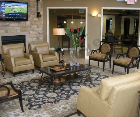 Luxurious Mid-rise Apartments Luxurious Mid-rise Apartments