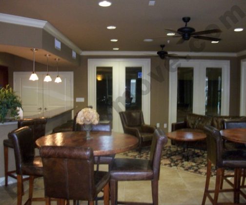 Luxurious Mid-rise Apartments Luxurious Mid-rise Apartments