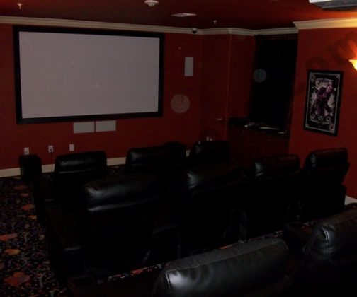 Luxurious Mid-rise Apartments Luxurious Mid-rise Apartments