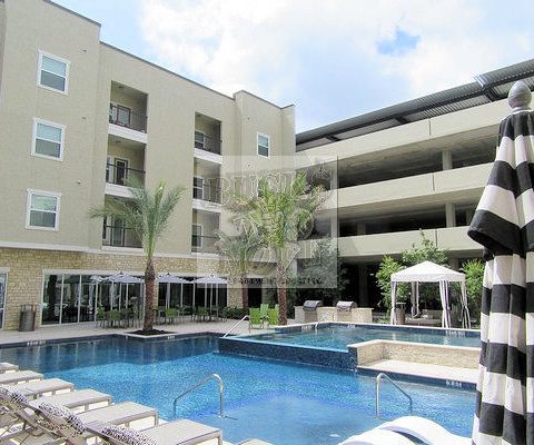 Luxurious Apartments with Breath taking views Luxurious Apartments with Breath taking views